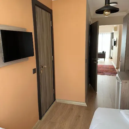 Terrace 4*