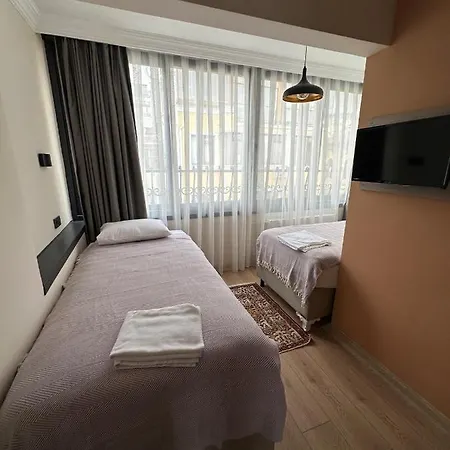 Terrace Oda ve Kahvaltı 4*