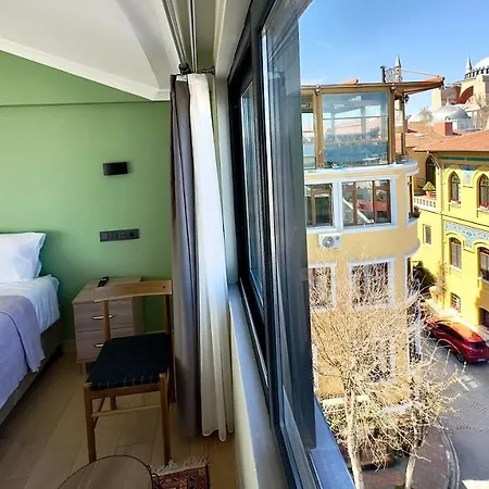 Terrace Oda ve Kahvaltı 4*