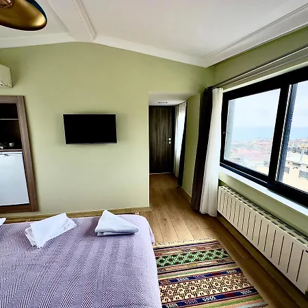 Oda ve Kahvaltı Terrace